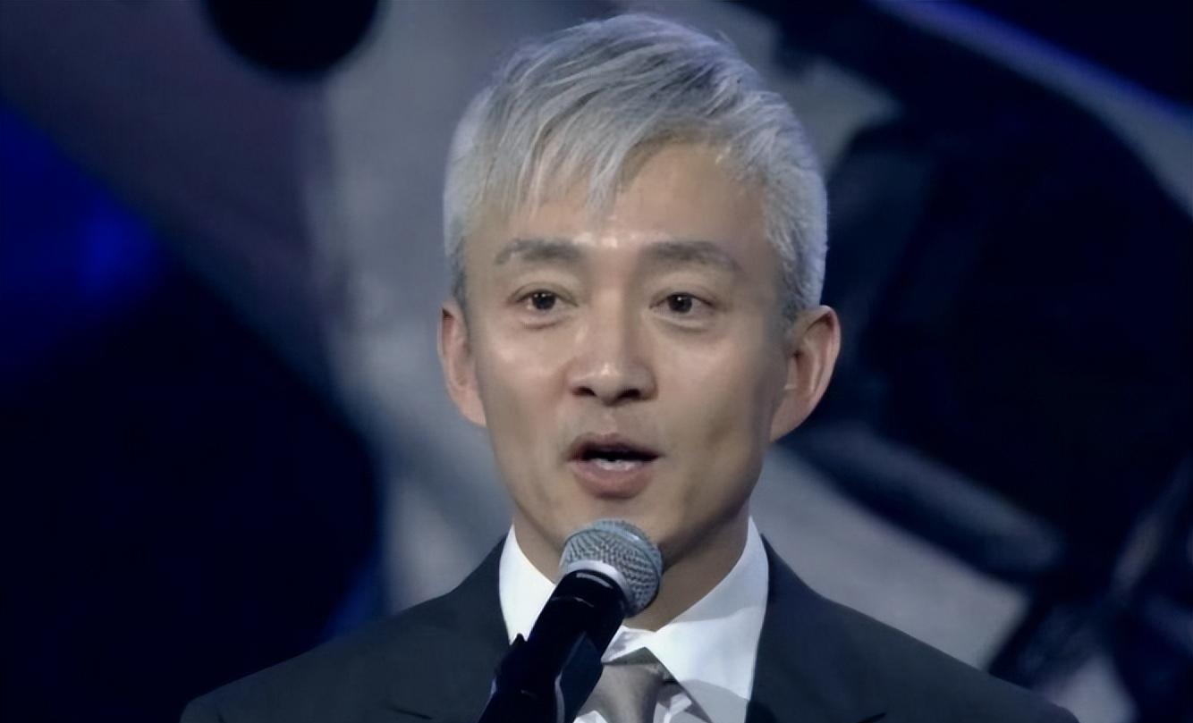 前央视主持人亚宁首次以影业总裁身份亮相中国电影金鸡奖颁奖典礼