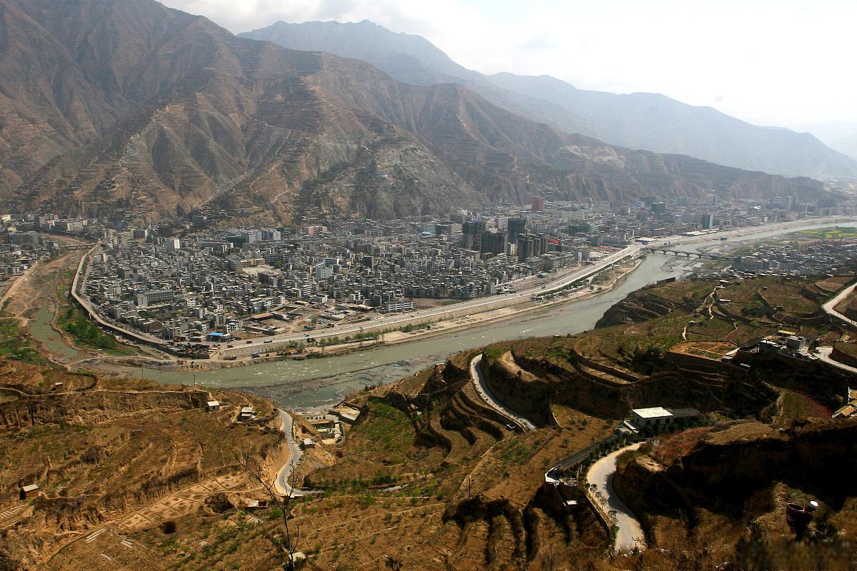 嵖岈山景区一日游攻略 嵖岈山景区位于四川凉山彝族自治州会理县的嵖