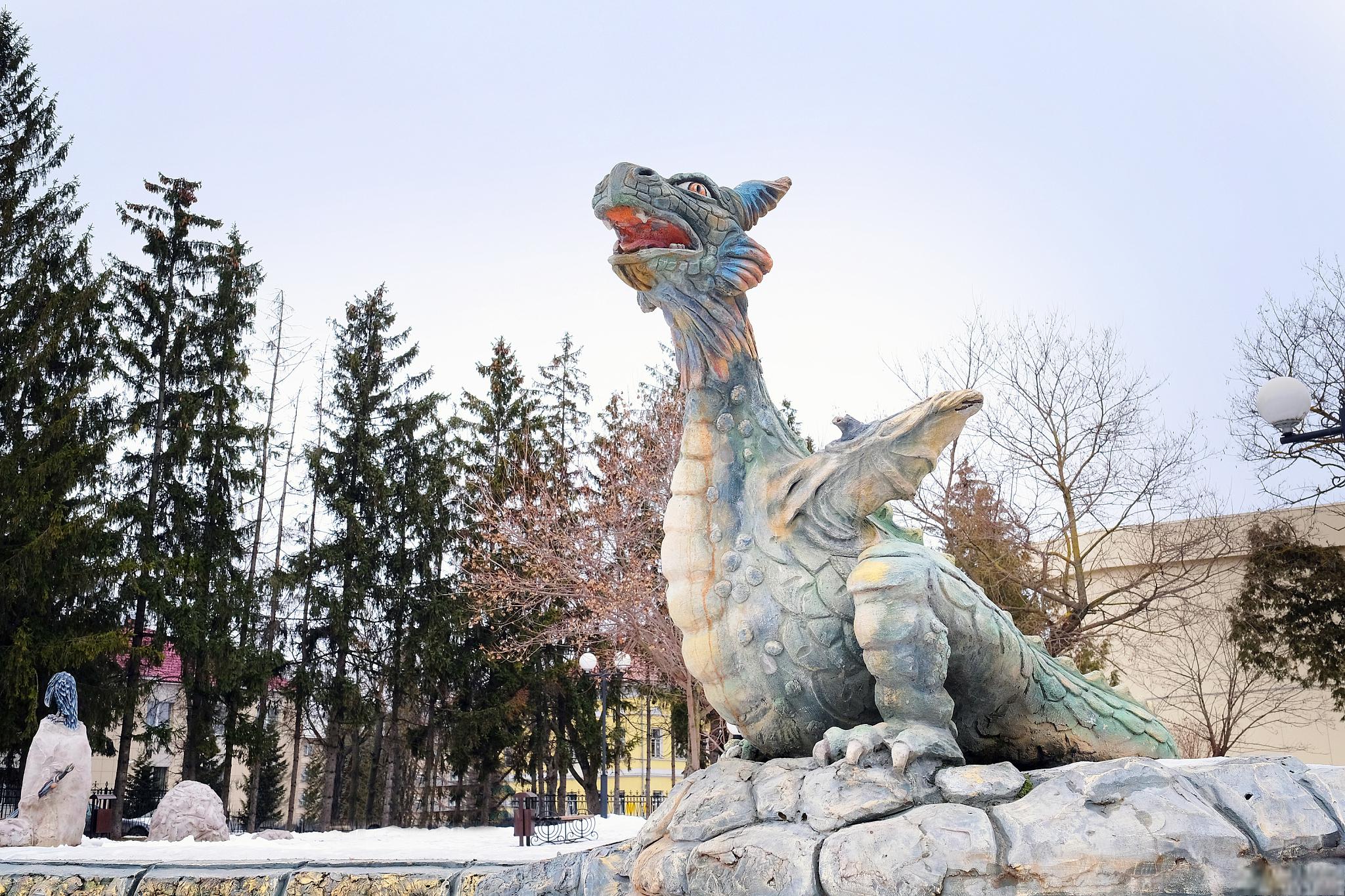 延吉恐龙王国,带你探索恐龙世界 延吉恐龙王国是一个大型户外主题公园