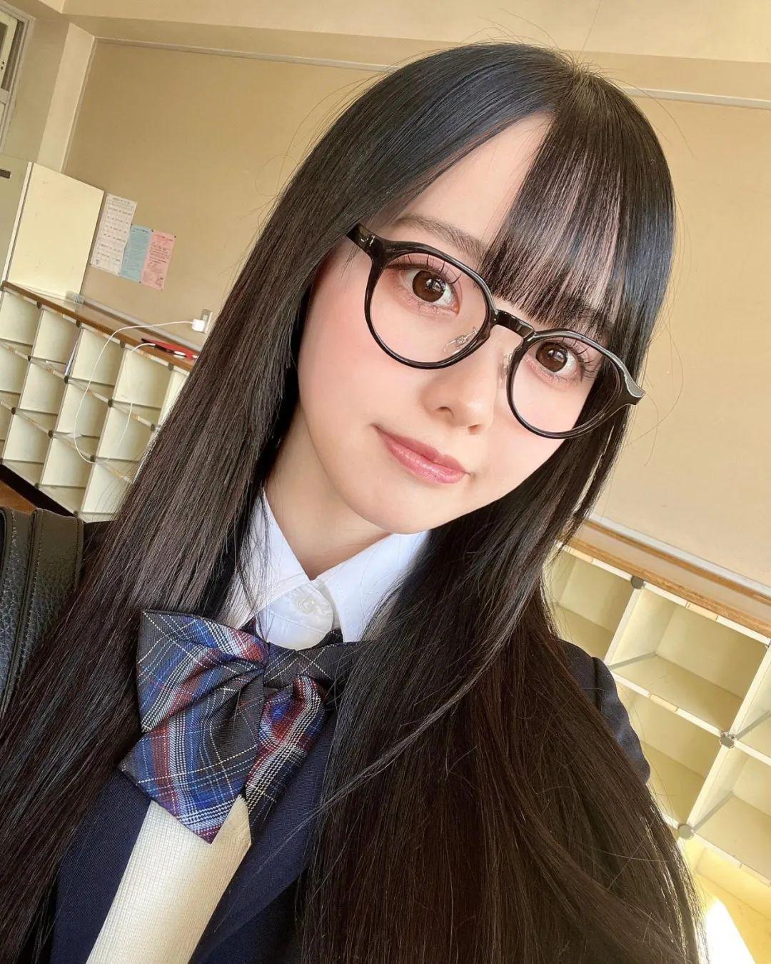 松本桃奈:日本00后偶像歌手 松本桃奈,日本女歌手,模特,日本女子组合