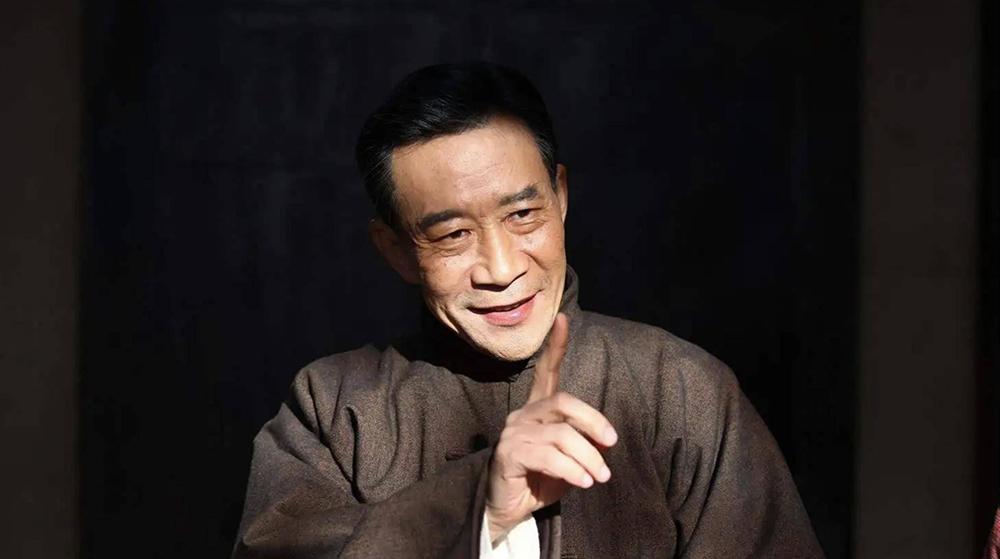 李雪健饰演的宋江 李雪健在98版《水浒传》中饰演的宋江,不仅在形象上