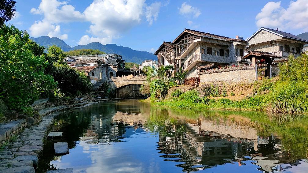 廿八都景区,一处与世隔绝的古村落 位于浙江江山的廿八都景区,地理