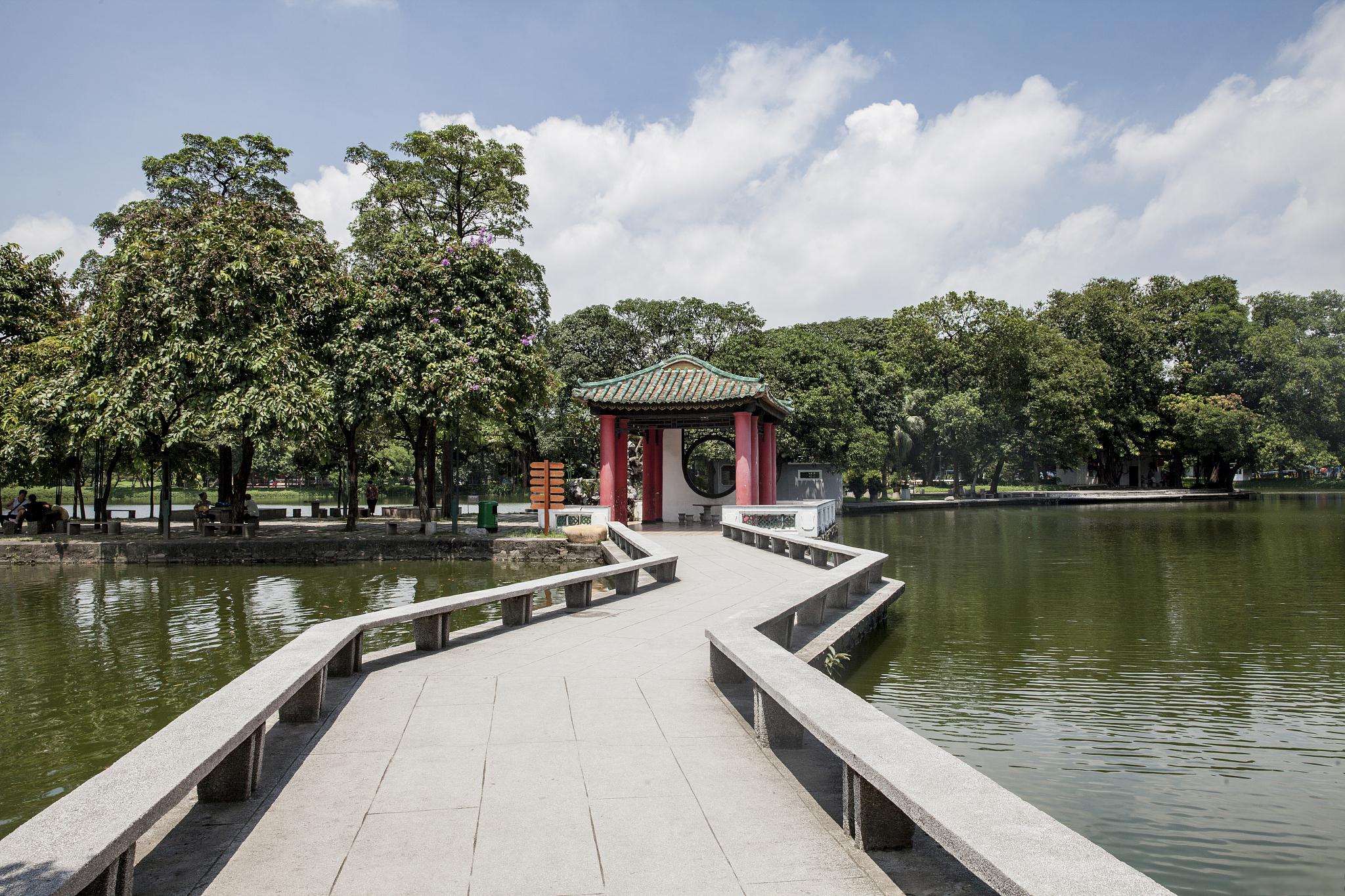 南宁南湖公园景点介绍 南宁市南湖公园是广西区域内较大的公园之一