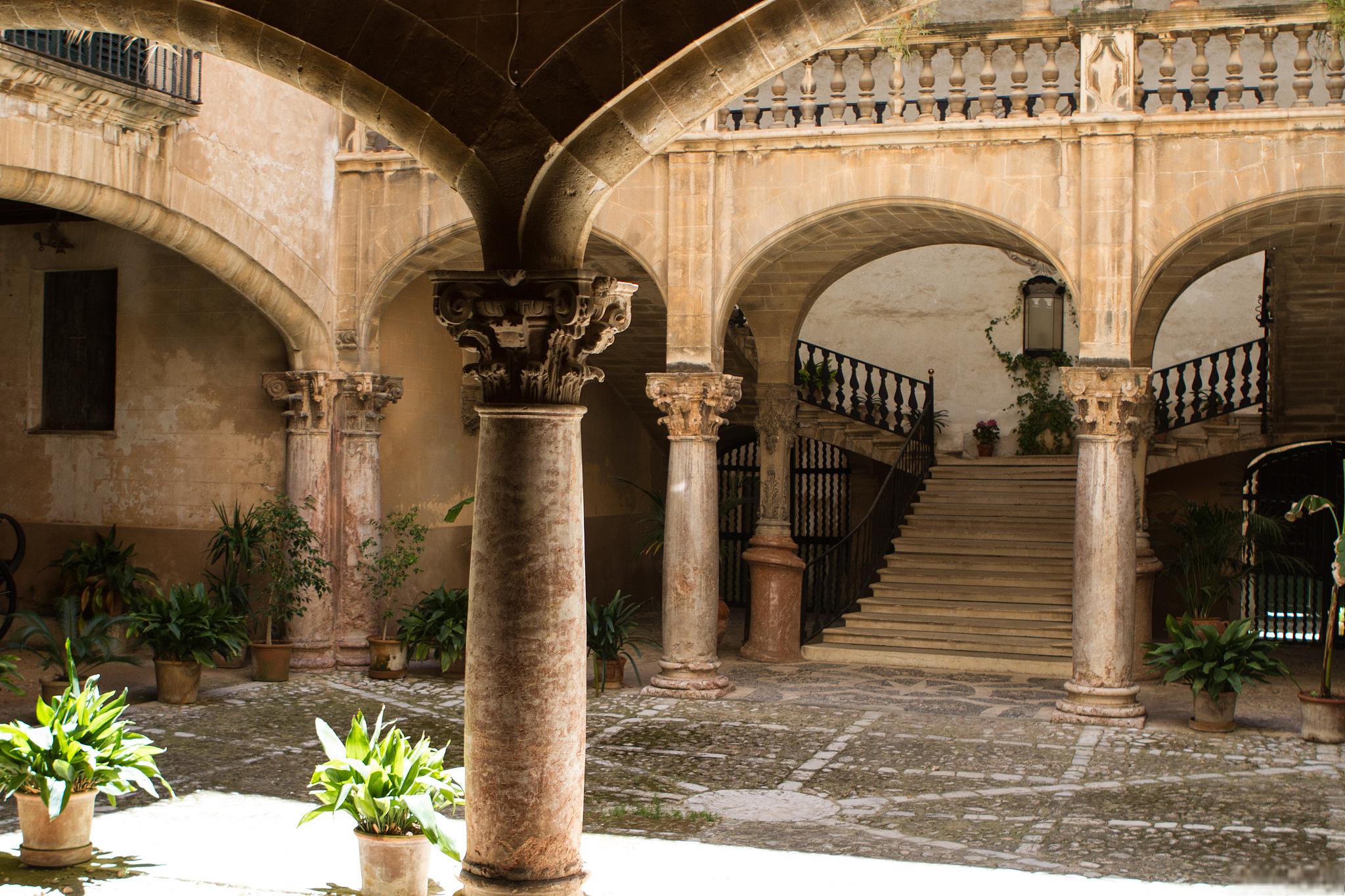 托普卡帕皇宫:土耳其历史与文化的瑰宝 欢迎来到托普卡帕皇宫,这座