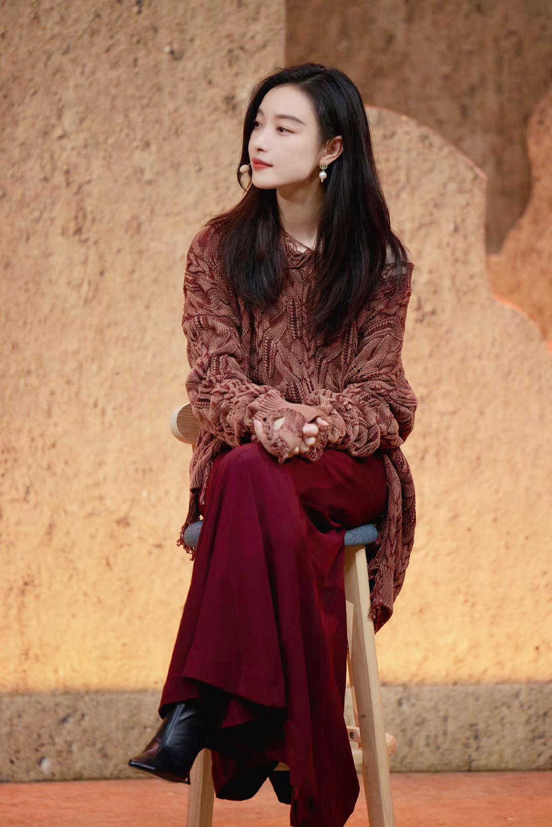 通过倪妮精湛的演技,叶流西这个角色的深度和复杂性被完全挖掘出来,让