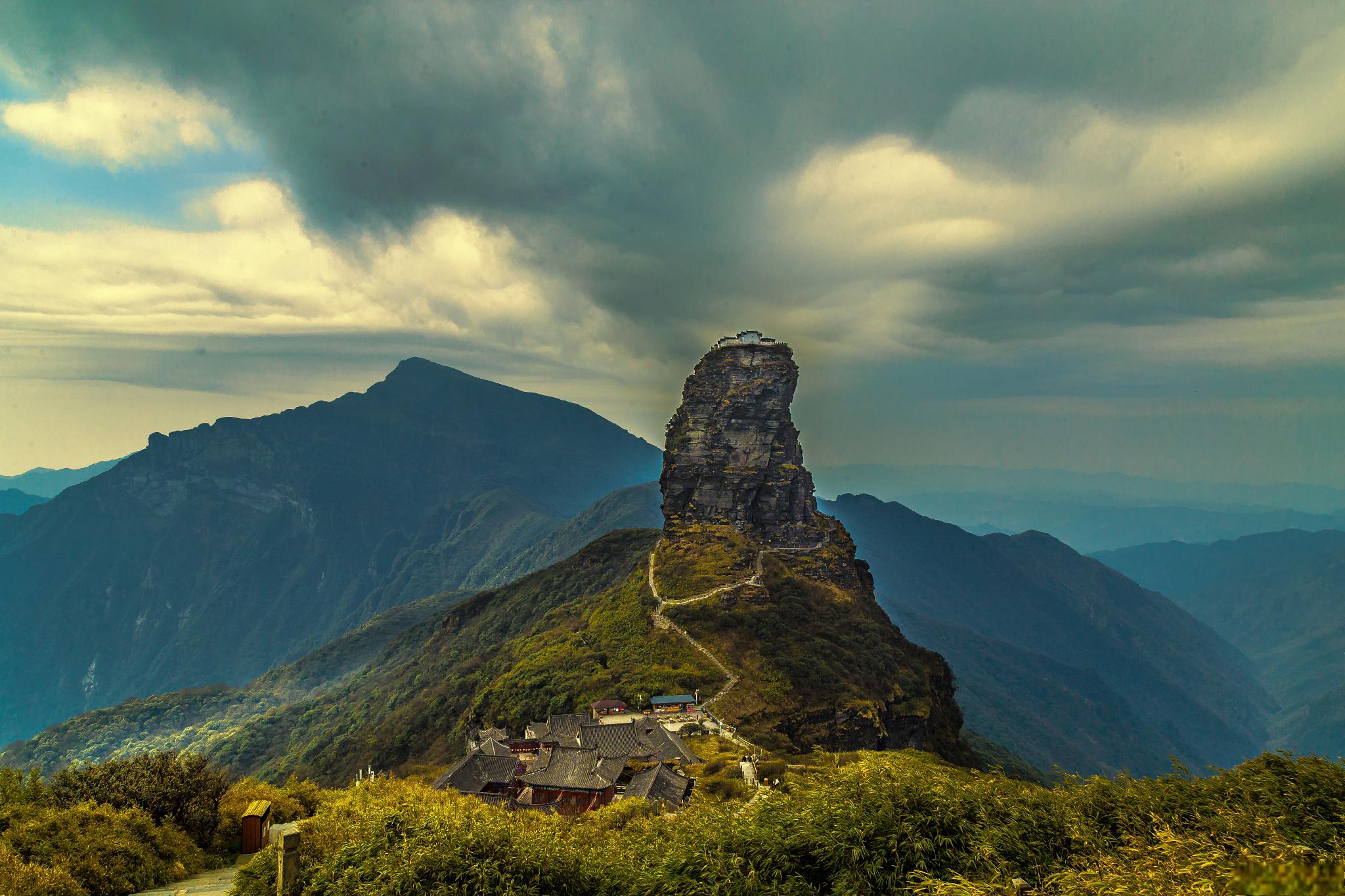 贵州梵净山旅游攻略 贵州梵净山,以其壮美的自然风光和丰富的文化遗产