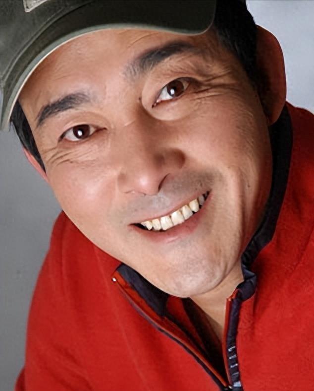 樊志起:坚守艺术信仰 樊志起是一位备受赞誉的演员,他的成功源于对