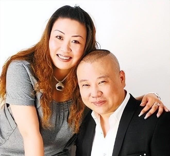 王慧:德云社实权掌控者 王慧是德云社的实权掌控者,她作为郭德纲的