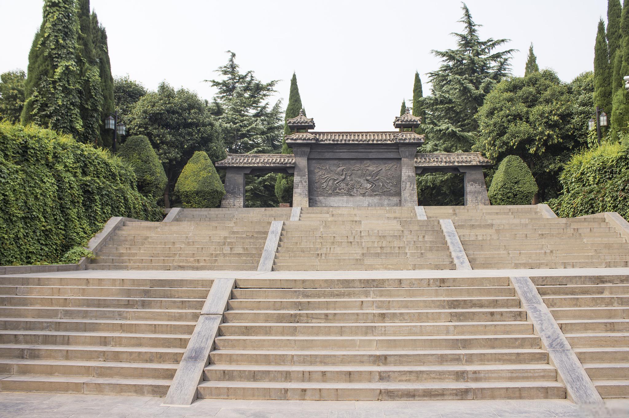 黄帝陵景点介绍 黄帝陵是我国著名的历史文化景点之一,位于河南省安阳