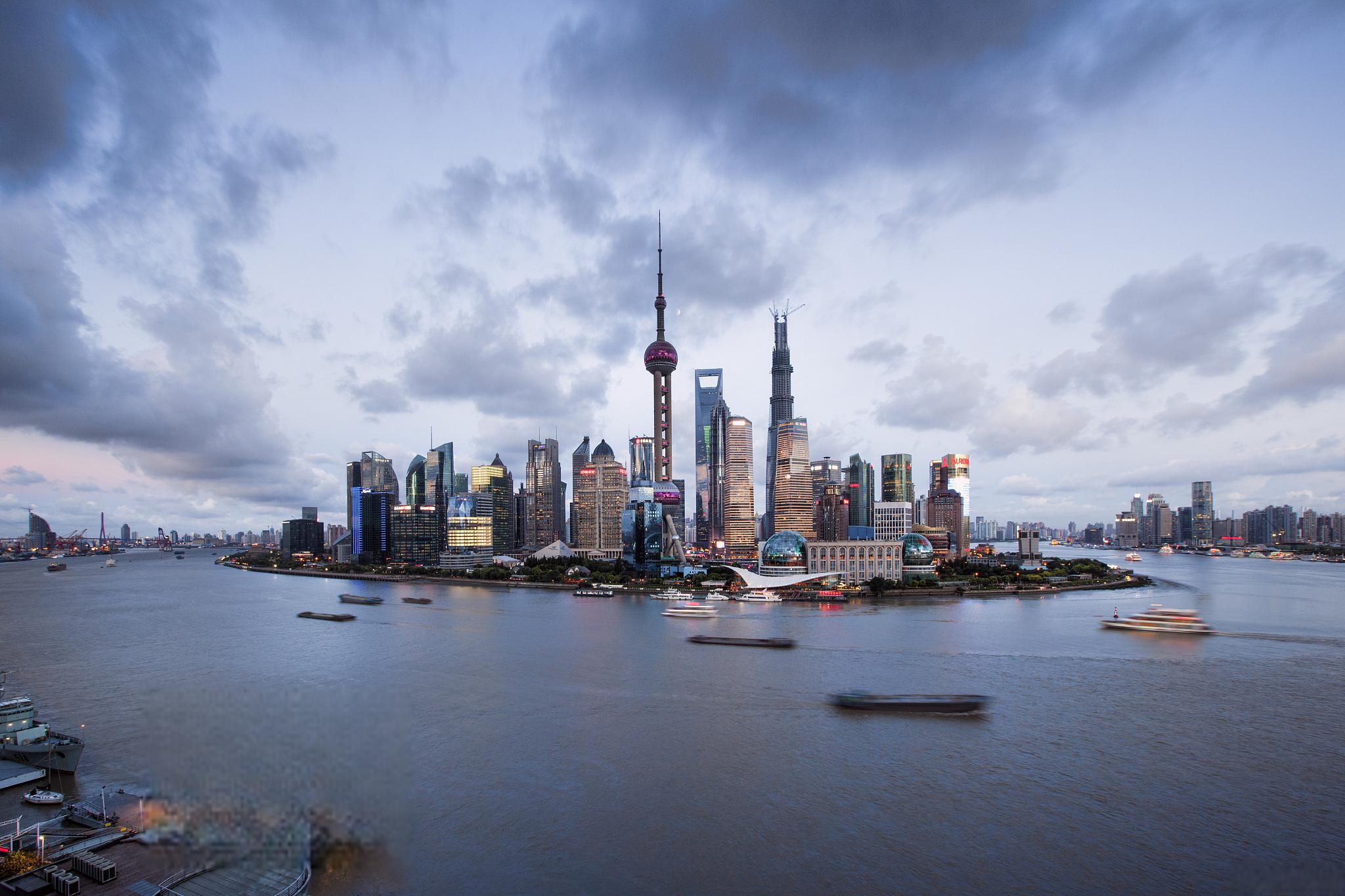 上海旅游攻略 上海,这座东方之珠,如一颗明珠镶嵌在中国的大地上,闪烁