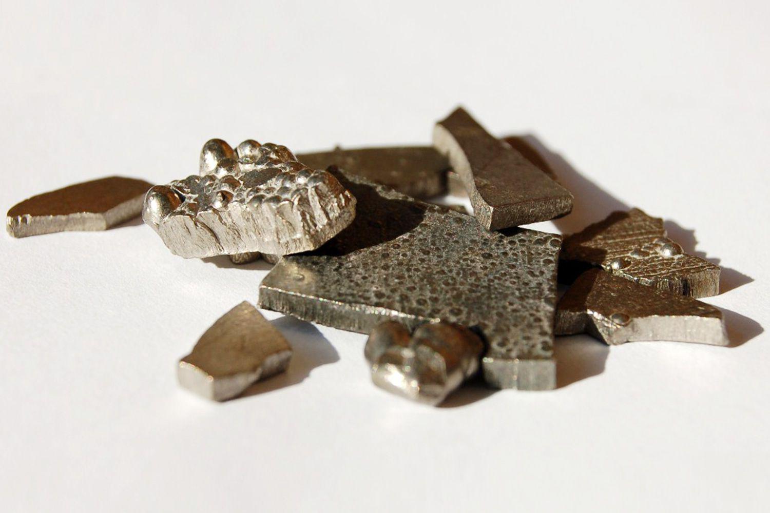 铂铑丝的回收价格 铂铑丝是一种特殊的电阻合金,由铂和铑两种贵金属