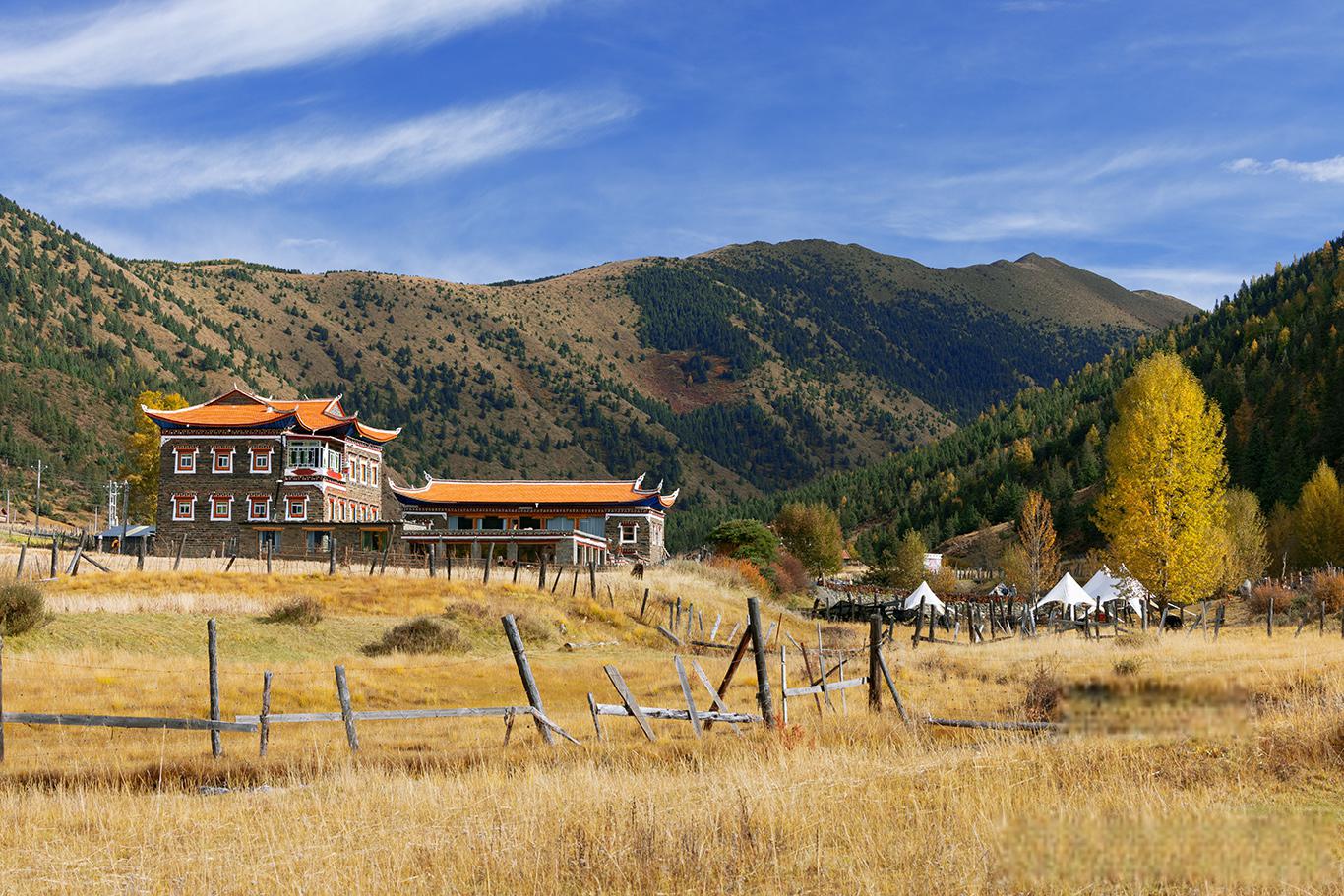 本文将为大家介绍甲根坝的美景和游玩体验.