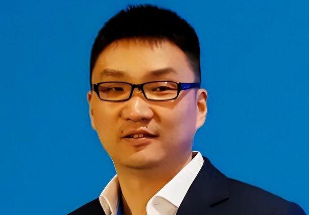 黄峥的恩人:段永平和丁磊 黄峥的成功离不开他身边两位重要的恩人