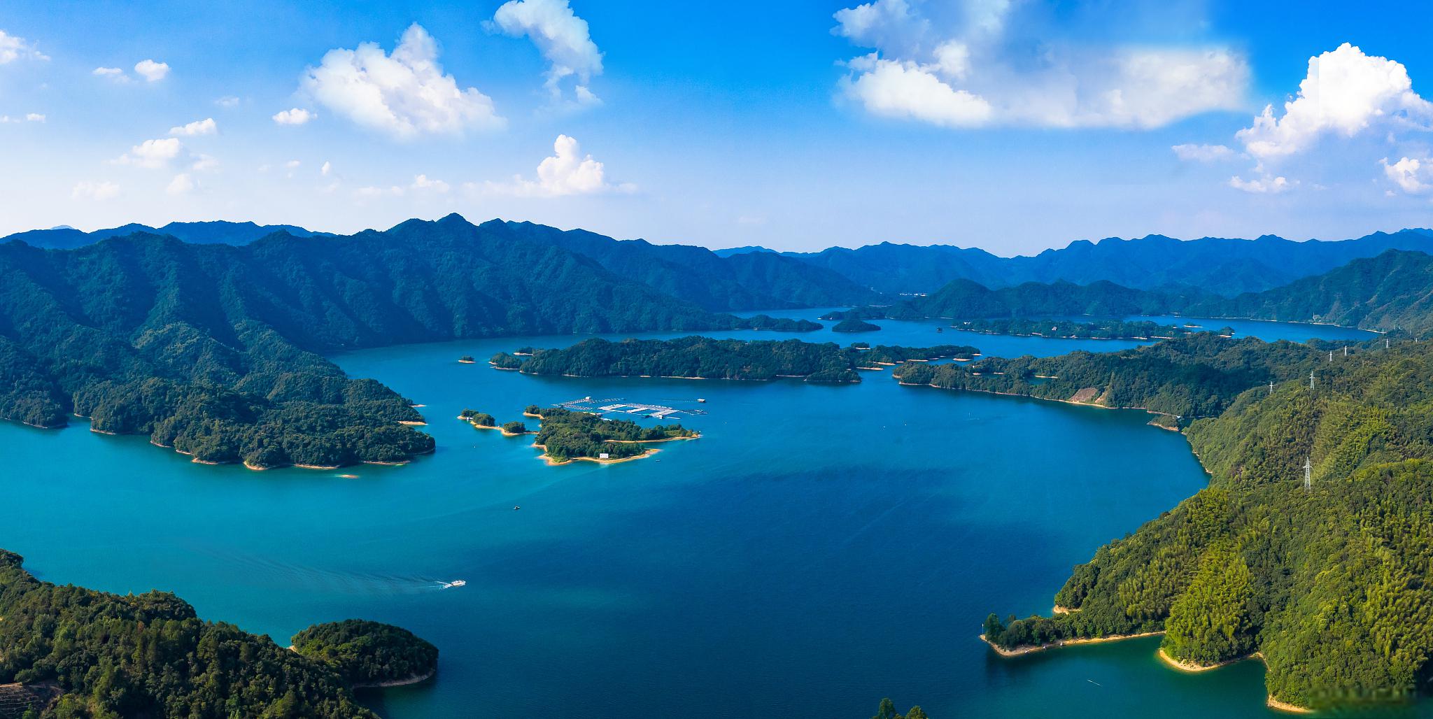 太平湖:黄山脚下的绿宝石 9015自然风光 太平湖如同一面镜子,镶嵌