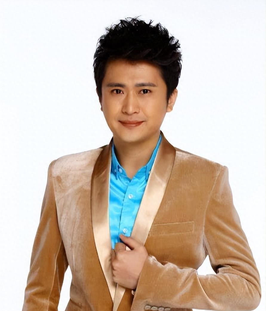 杨帆:暗恋张蕾8年,娶青梅竹马妻子,女儿成漏风小棉袄