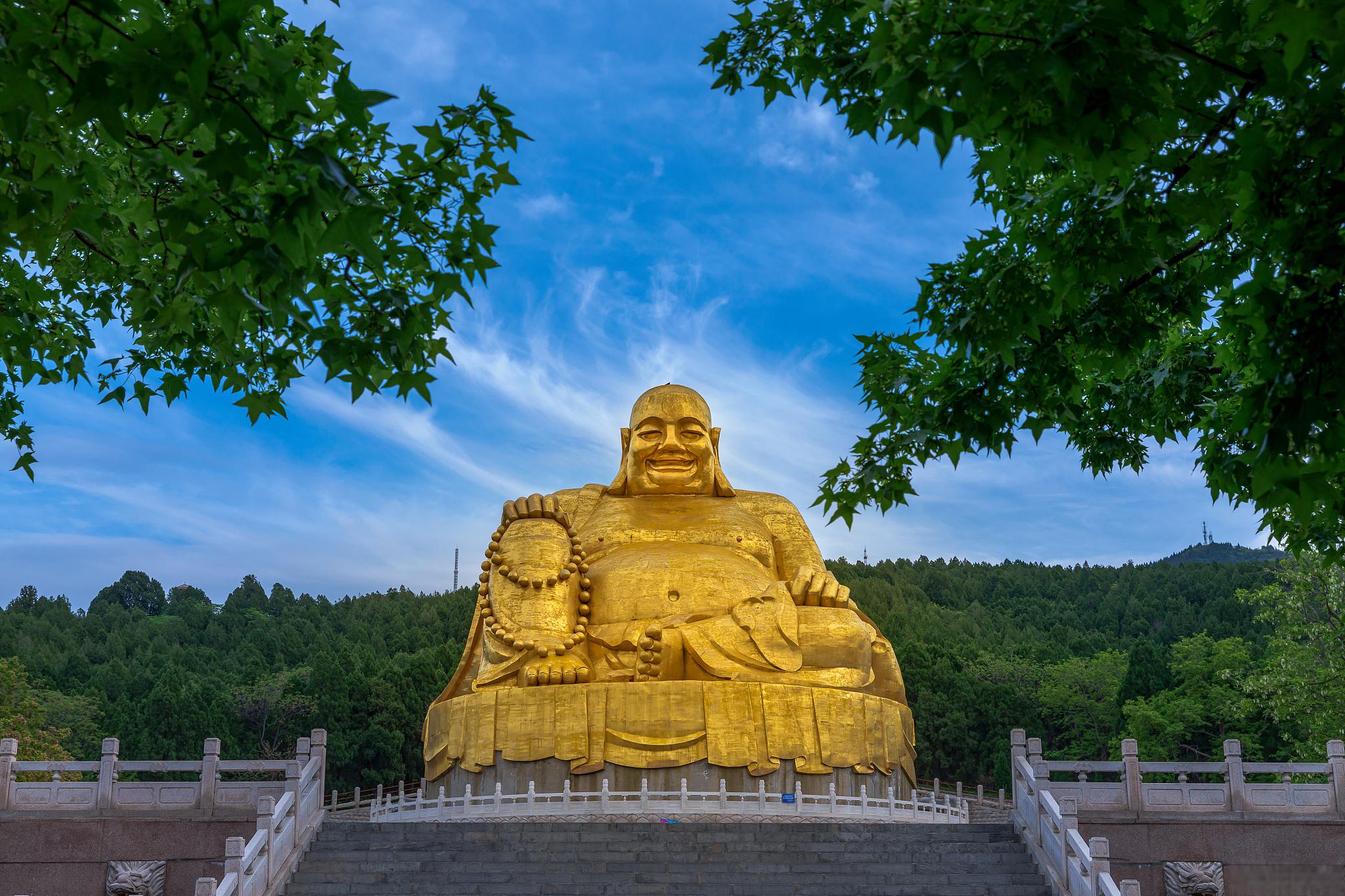 济南旅游攻略 济南,这座历史悠久的城市,是中国北方的重要城市之一.