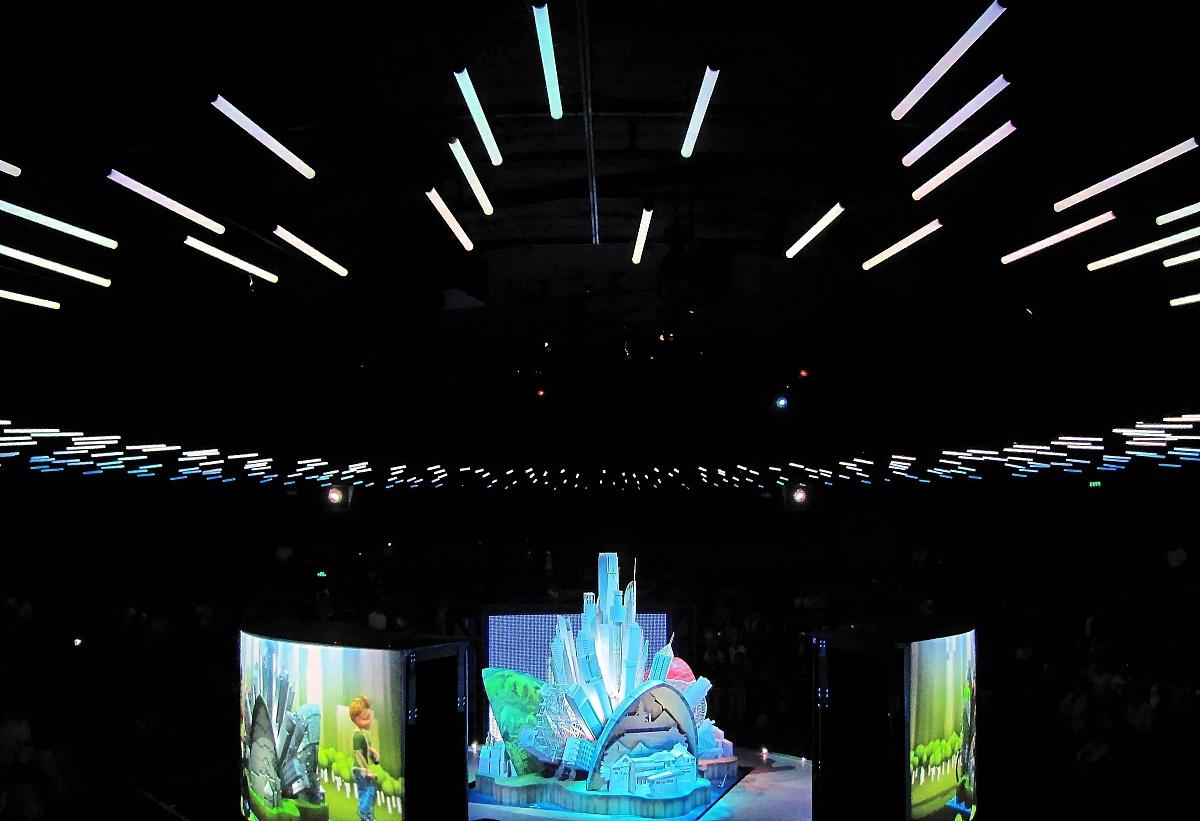 全息投影技术的发展与应用 随着科技的发展-全息投影技术也越来越成熟