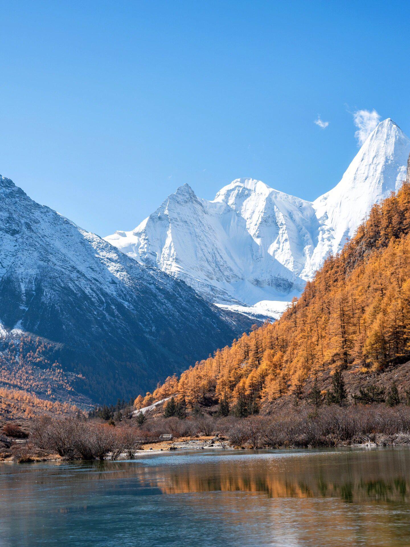 瑞士太远,新疆太偏,川西才是接下来几个月的上上之选 雅拉雪山 藏区