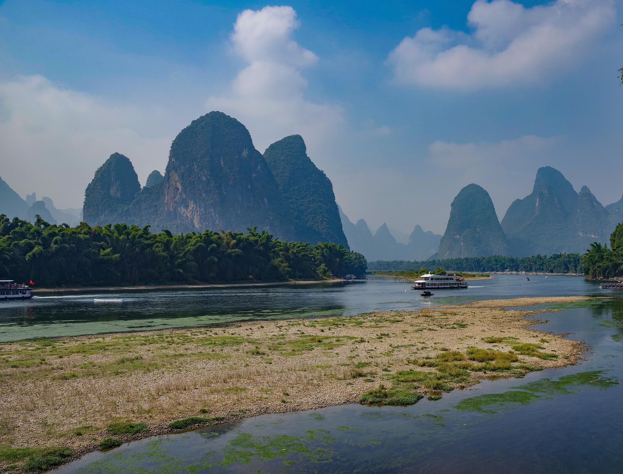 桂林秋景:如画般的美丽 这座位于中国南部的城市,以其如画般的山水