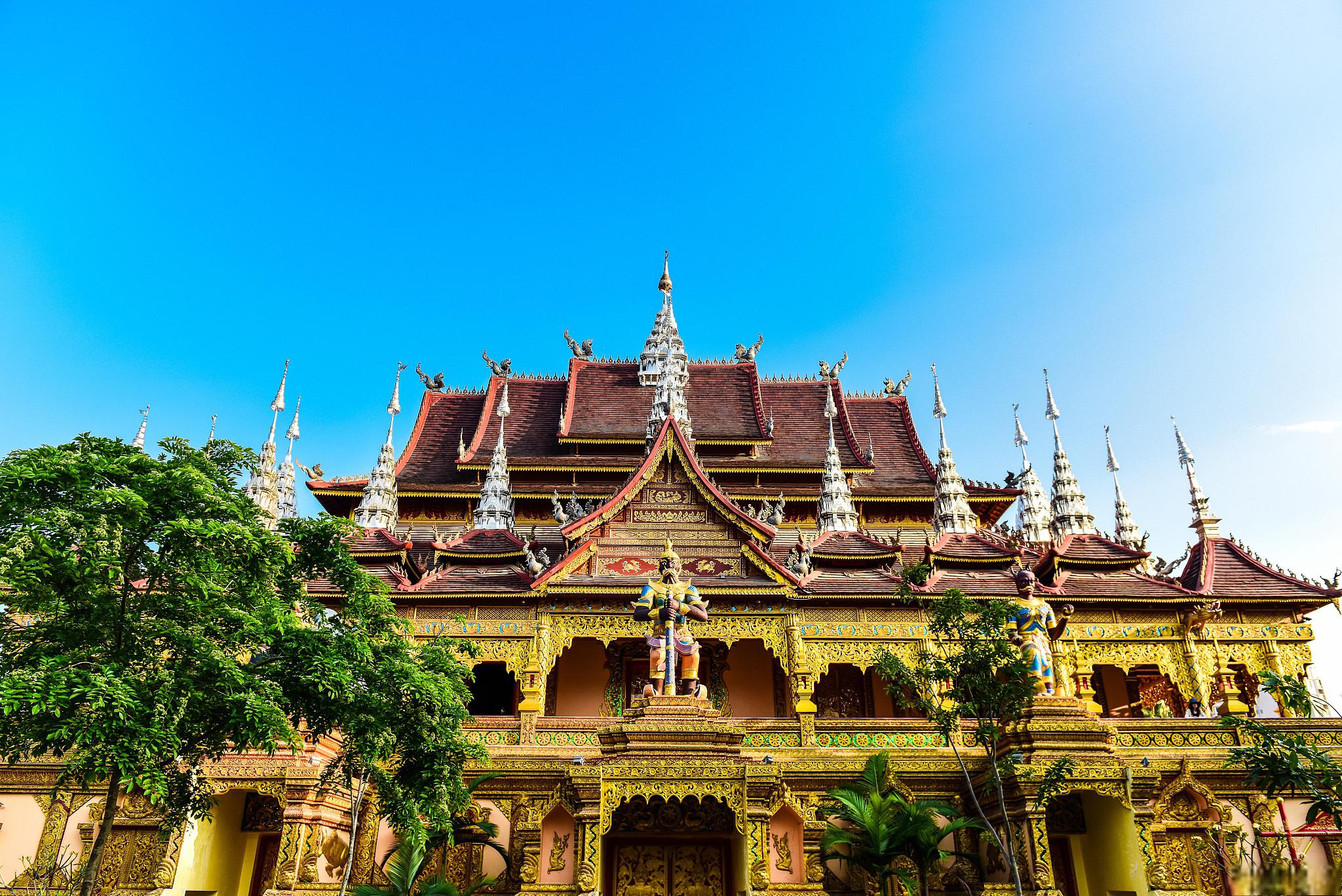 西双版纳旅游攻略 西双版纳是云南省的一个傣族自治州,位于云南省最南