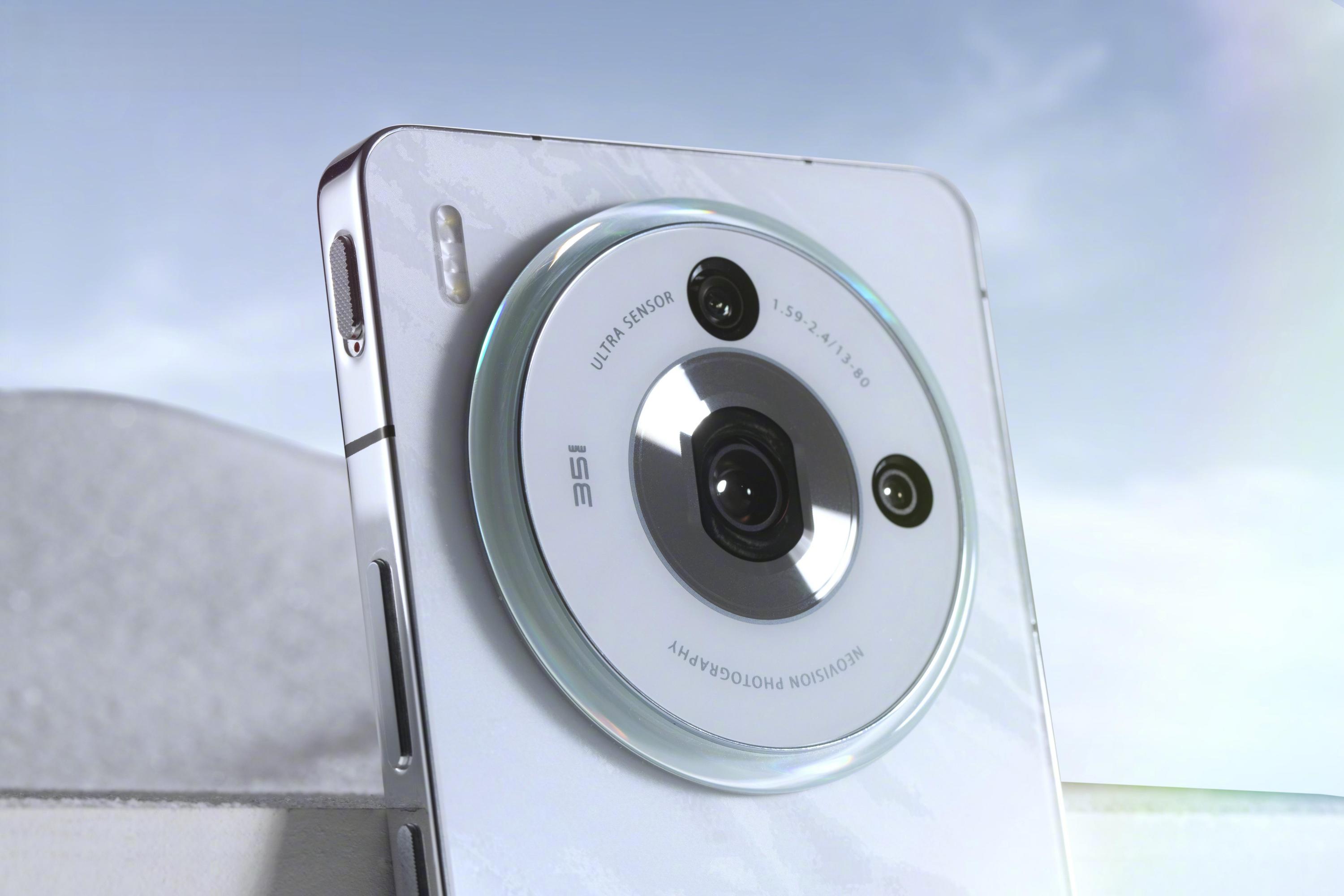 z50s pro拾光之镜特别版 这个七夕,小编为你推荐一款"白月光"手机