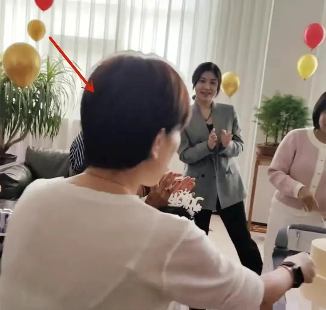 杨子母亲88岁生日庆祝会 88岁的刘丽芹迎来了她人生中的一个特殊时刻