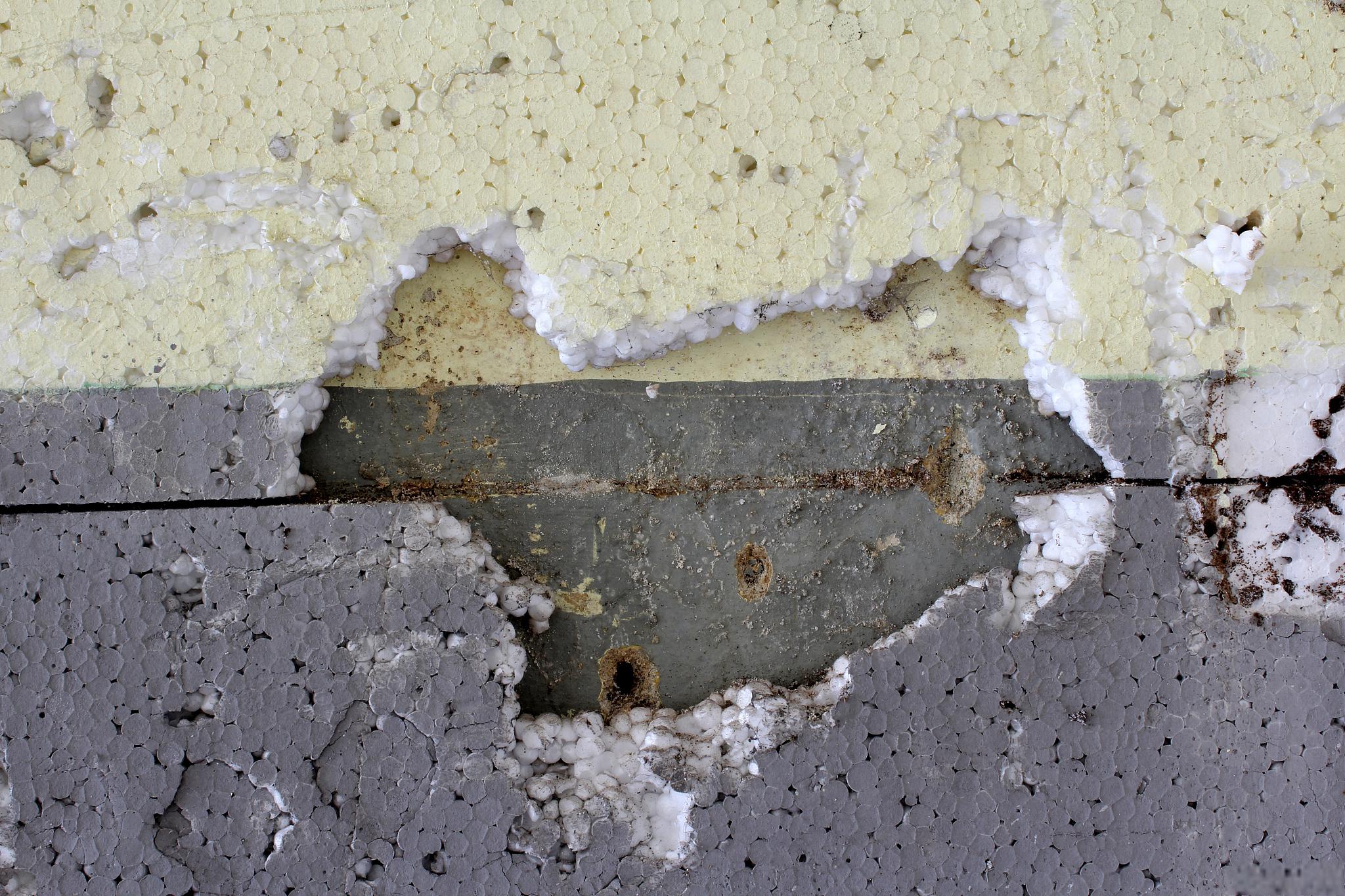 墙缝渗水问题的处理方法 墙缝渗水是一个常见的问题,处理方法可以根据