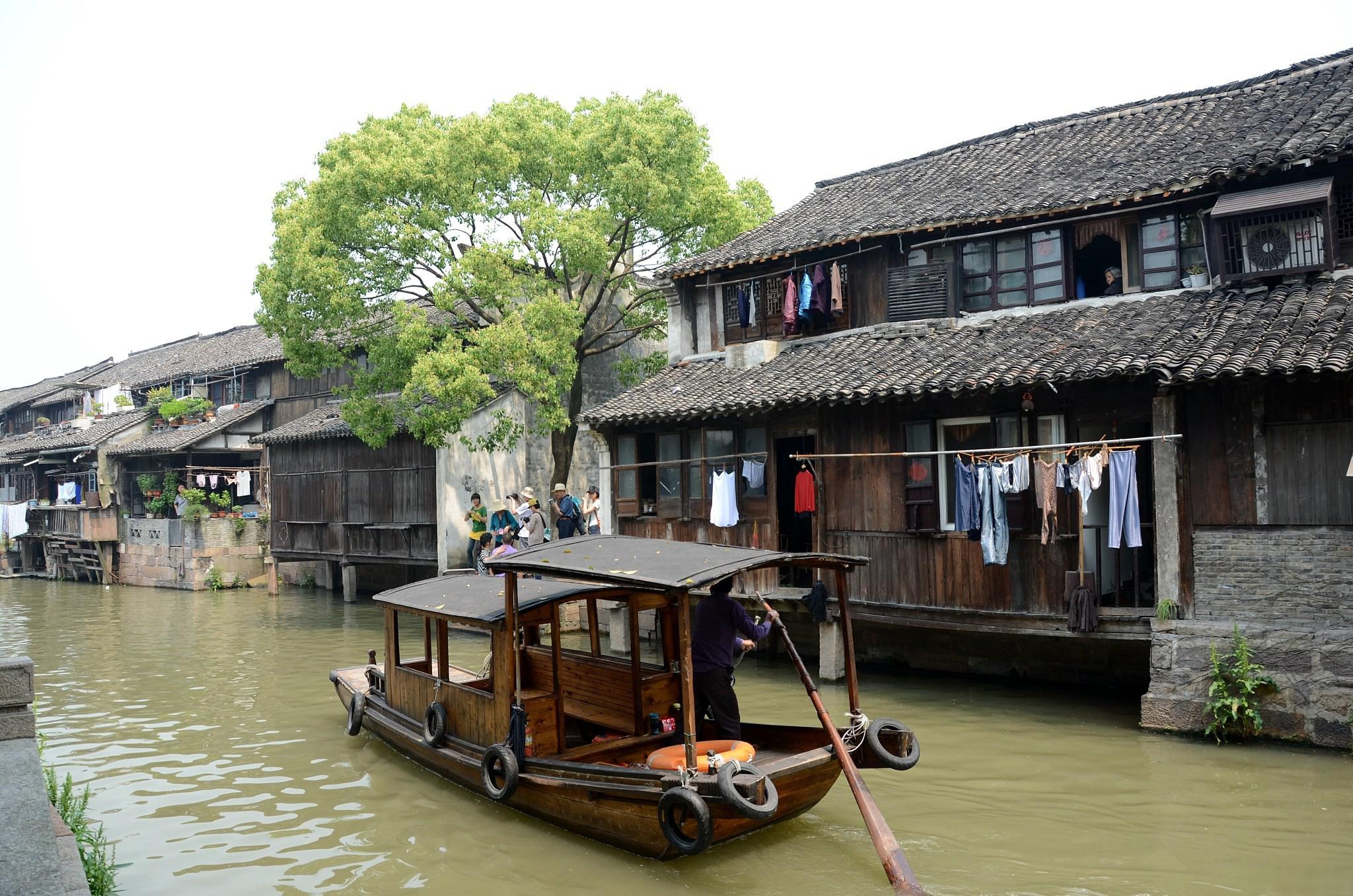 乌镇旅游攻略 乌镇是中国赫赫有名的水乡古镇之一,位于浙江省嘉兴市