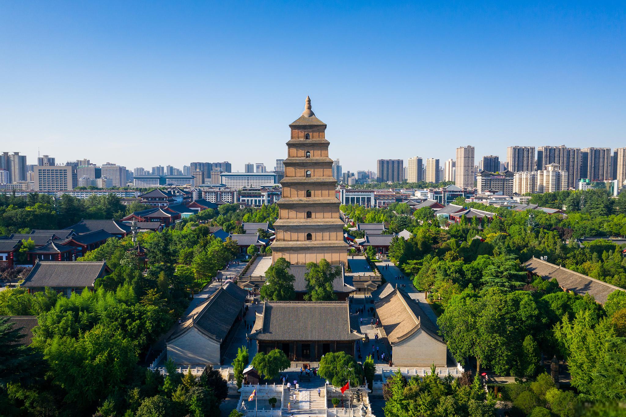 西北旅游攻略 西北地区是中国的一个广阔地带,拥有壮丽的自然风光