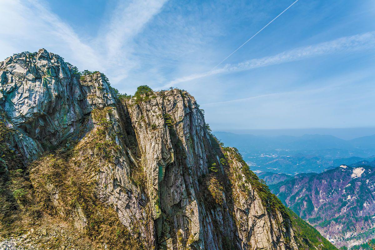 金寨旅游攻略 金寨,这个坐落在安徽省大别山腹地的小县城,拥有着自然