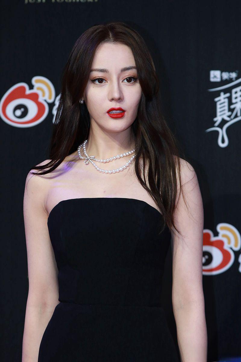 85后四小花旦:璀璨星光下的新力量 85后四小花旦以其独特的魅力和才华