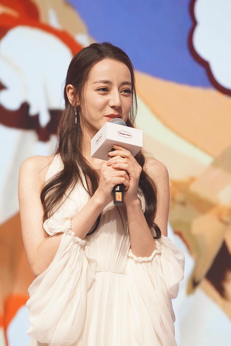 85后四小花旦:璀璨星光下的新力量 85后四小花旦以其独特的魅力和才华