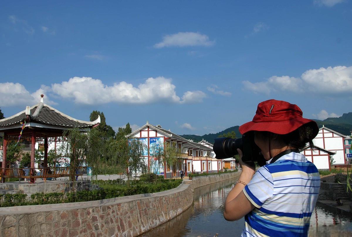 汪二镇旅游攻略 汪二镇,这个隐藏在繁华都市背后的神秘小镇,是一处