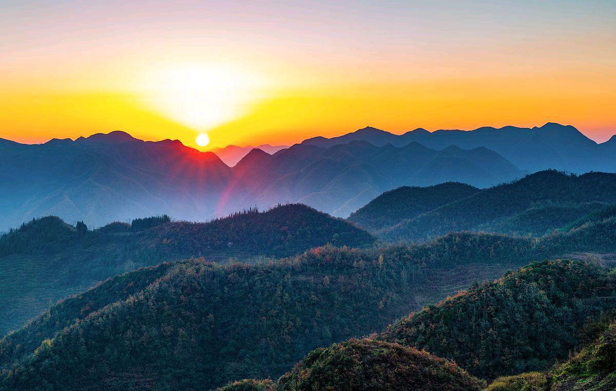 六盘水乌蒙山国家地质公园 乌蒙山国家地质公园以其世界著名的喀斯特