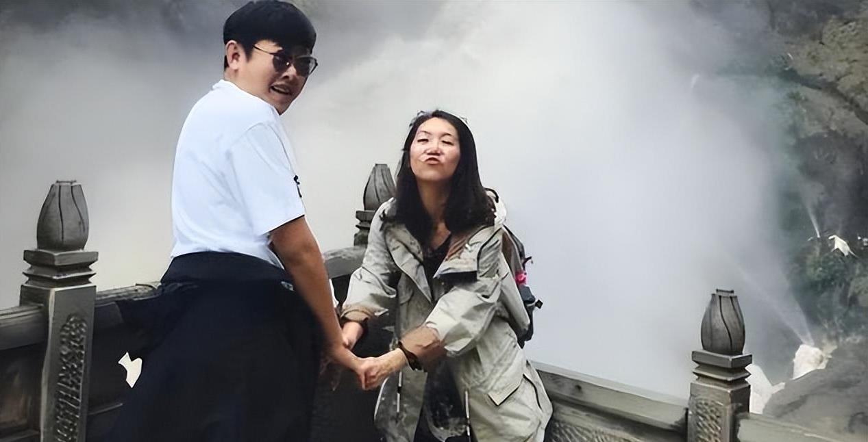 侯祥:逆境中追梦 侯祥出生在贫困家庭,9岁停止生长,身高不到1.