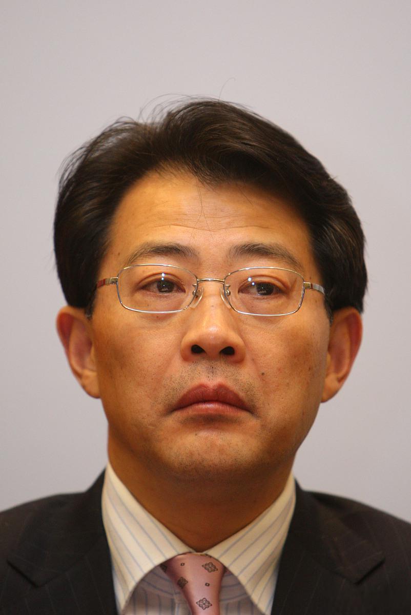 光大银行董事长李晓鹏被捕 光大银行董事长李晓鹏因多项罪名被捕,这一