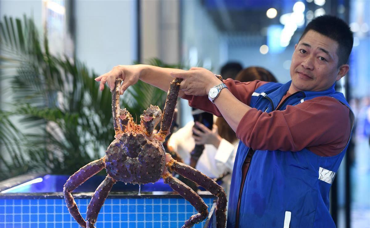 武汉市海鲜市场发展迅速,汉口北渔人码头海鲜批发市场提供现场烹饪和
