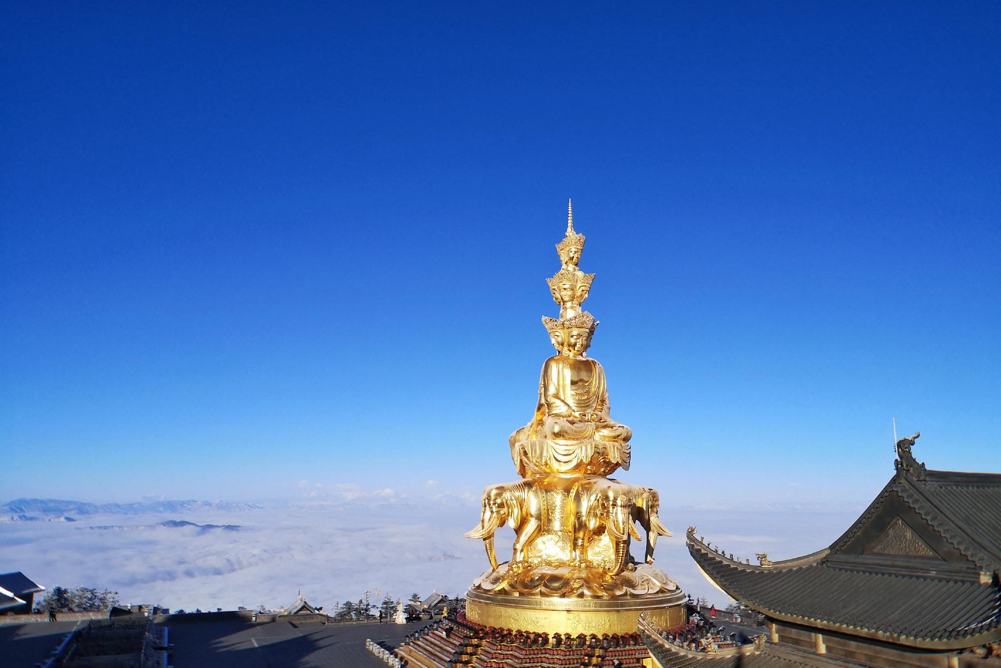 峨眉山是中国四大佛教名山之一,也是国家5a级景区,位于四川盆地西南部