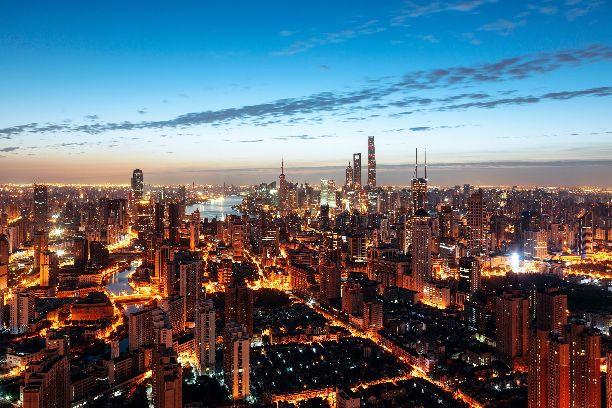 上海,这座充满活力和魅力的城市 在繁华的上海,一座