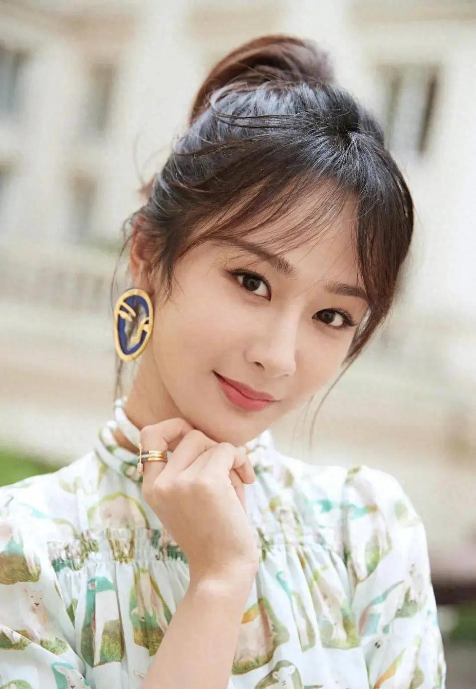 杨紫:成长之路 杨紫是演艺圈的公主,也是大家心中永远的偶像.