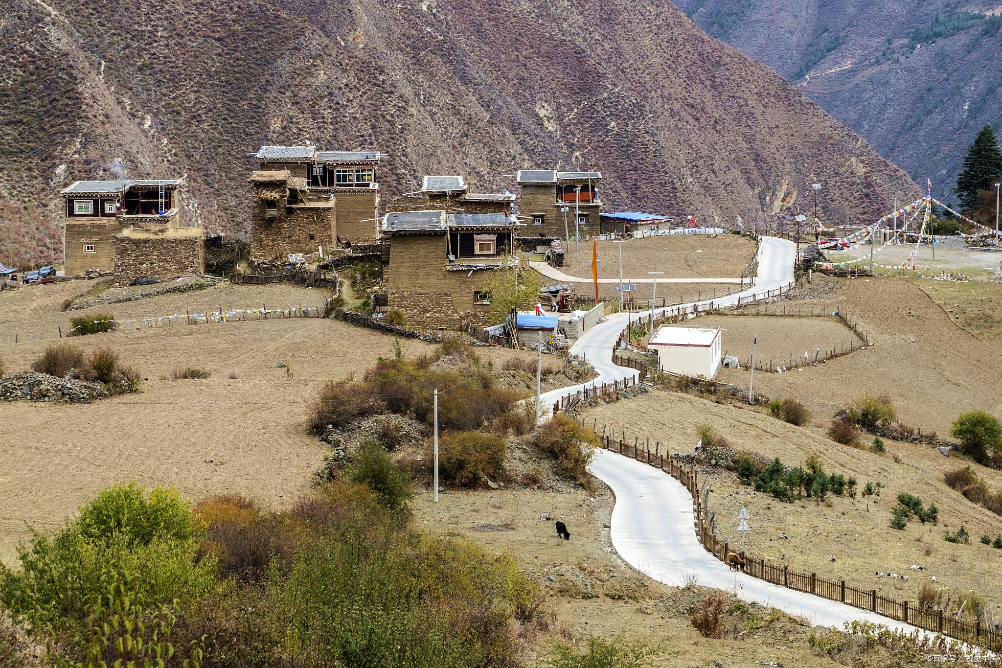 藏族文化的宝库 丹巴莫洛村位于四川省甘孜藏族自治州丹巴县,地处雅砻
