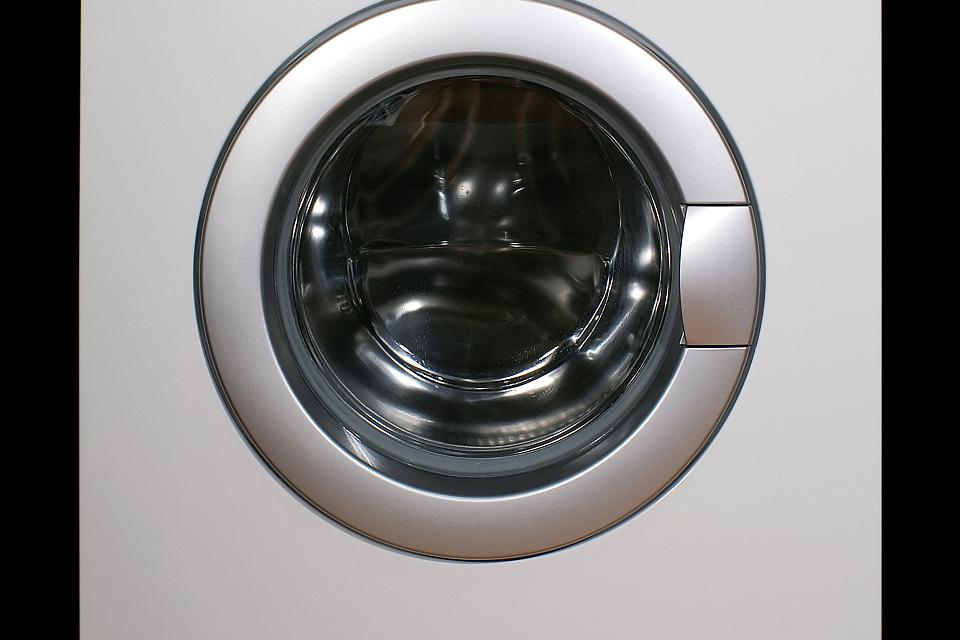 tcl滚筒洗衣机使用方法 tcl滚筒洗衣机是一款高效,方便的家用电器