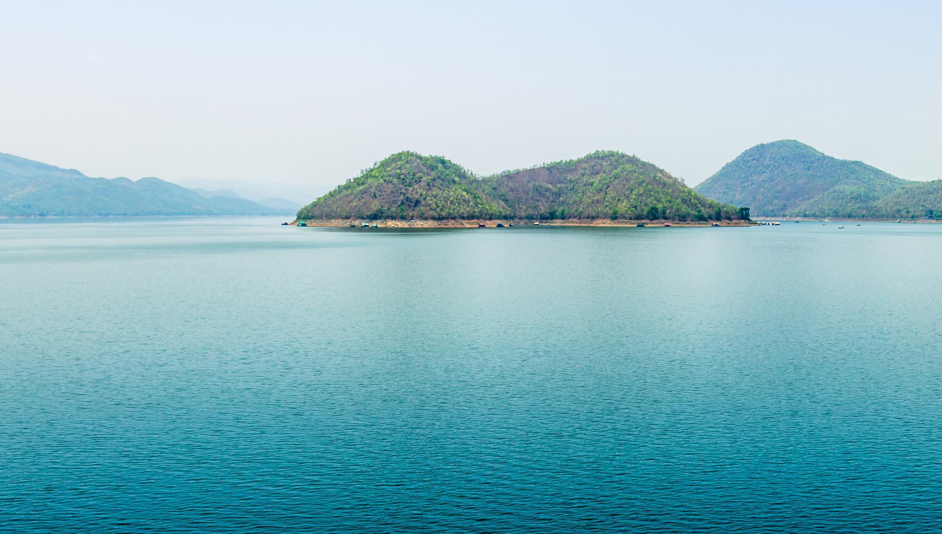 黄山太平湖的魅力 黄山太平湖位于安徽省黄山市黄山区境内,是黄山旅游