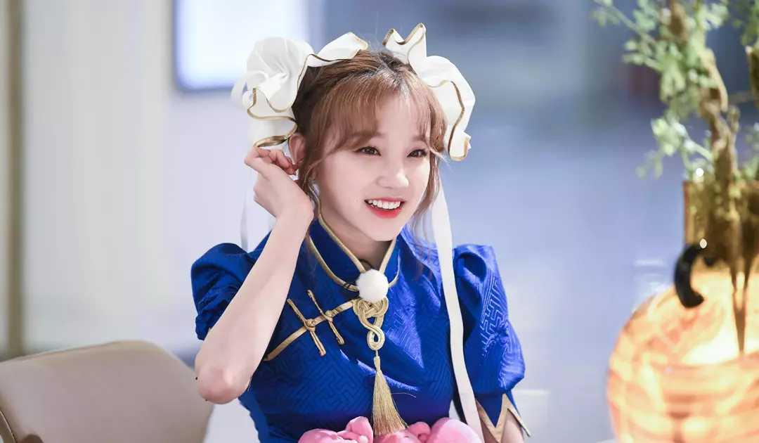 娱乐评论:明星近况 杨紫频繁参加时尚和商务活动,利用综艺资源填补