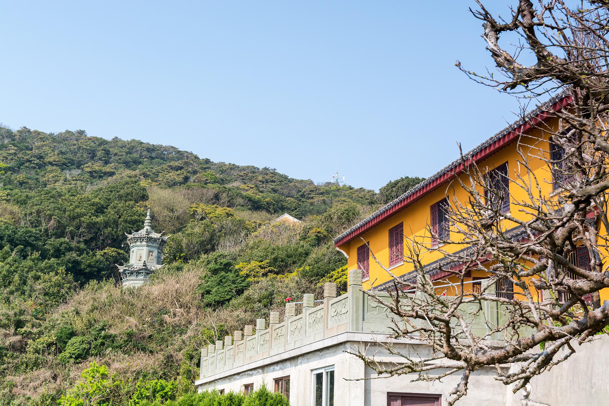 五宝庵山,邹城的一颗璀璨明珠 邹城,这个历史悠久的城市,以其丰富的文