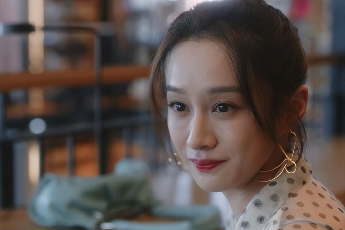 《无所畏惧》:女主角的真实面貌 电视剧《无所畏惧》中,女主角罗英子