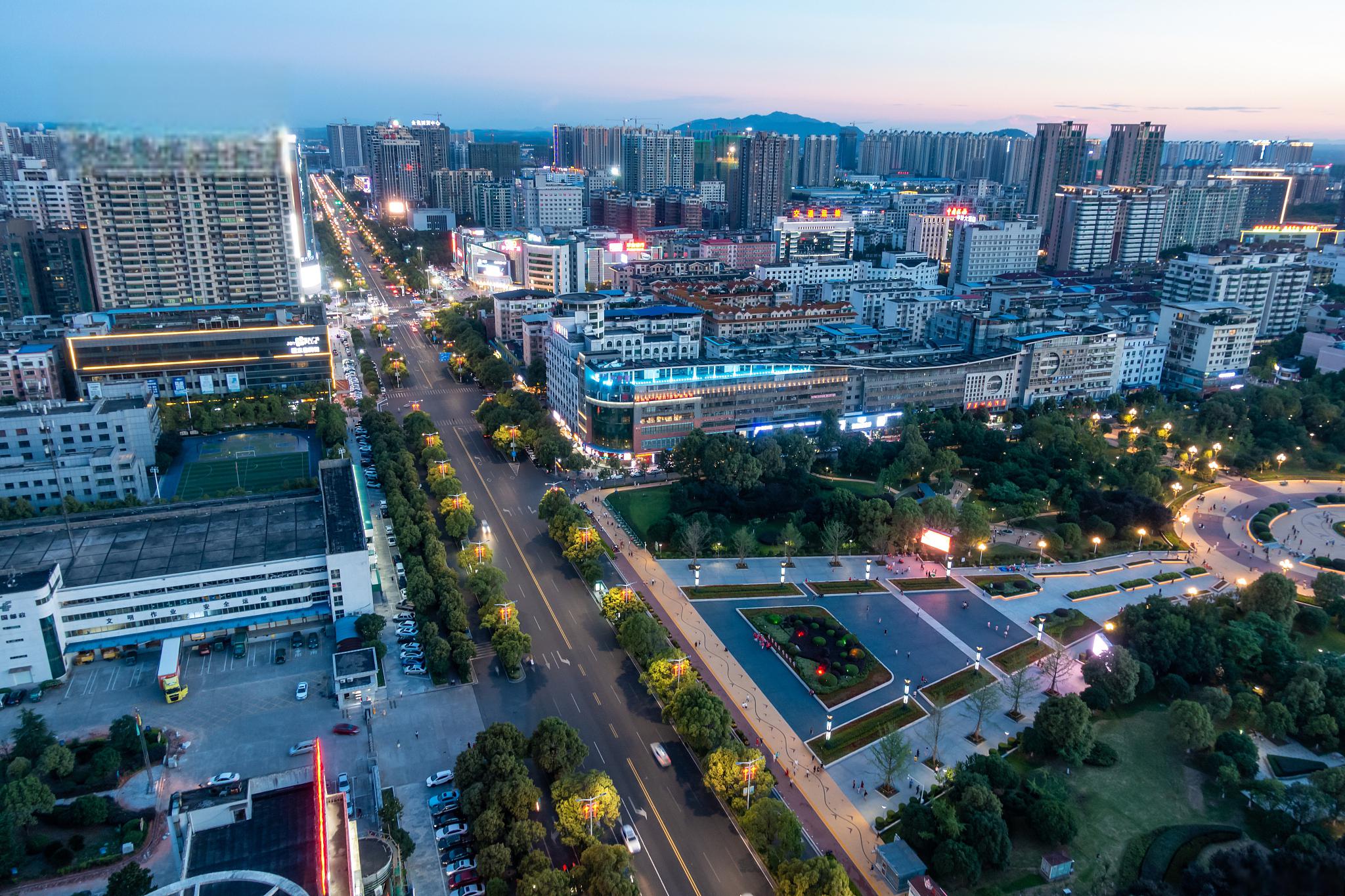 孝感,这座位于中国湖北省的城市,以其四季分明的自然风光和丰富的文化