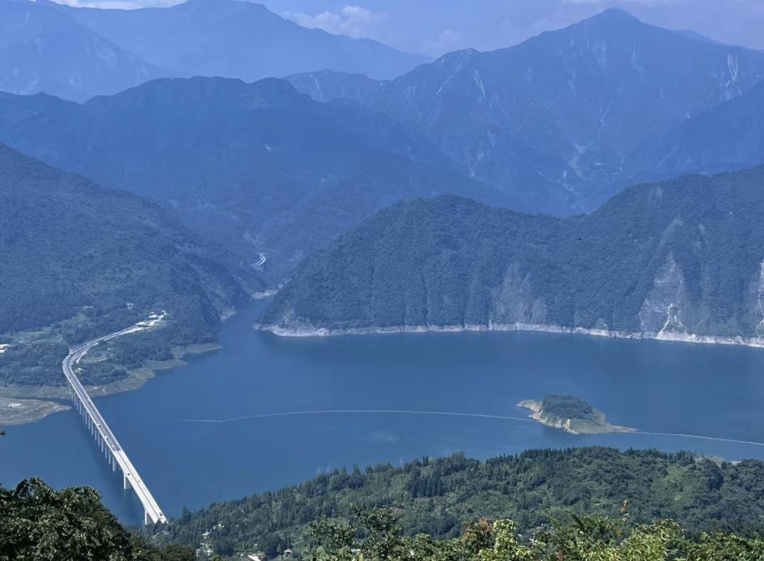 都华堰云华山攻略 四川拥有着众多令人神往的自然风景和名胜古迹,而