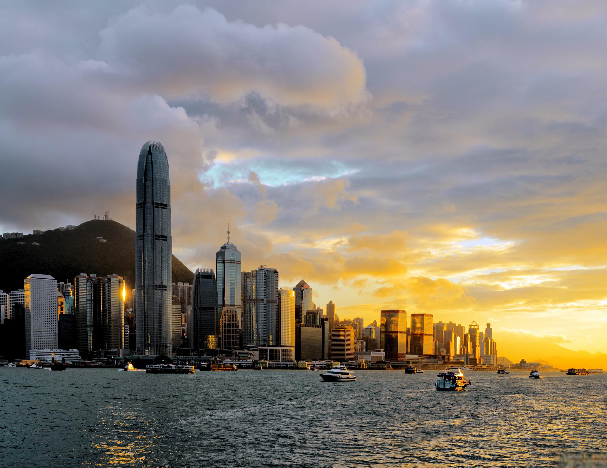香港旅游景点推荐 香港是一个充满活力和魅力的城市,拥有许多著名的