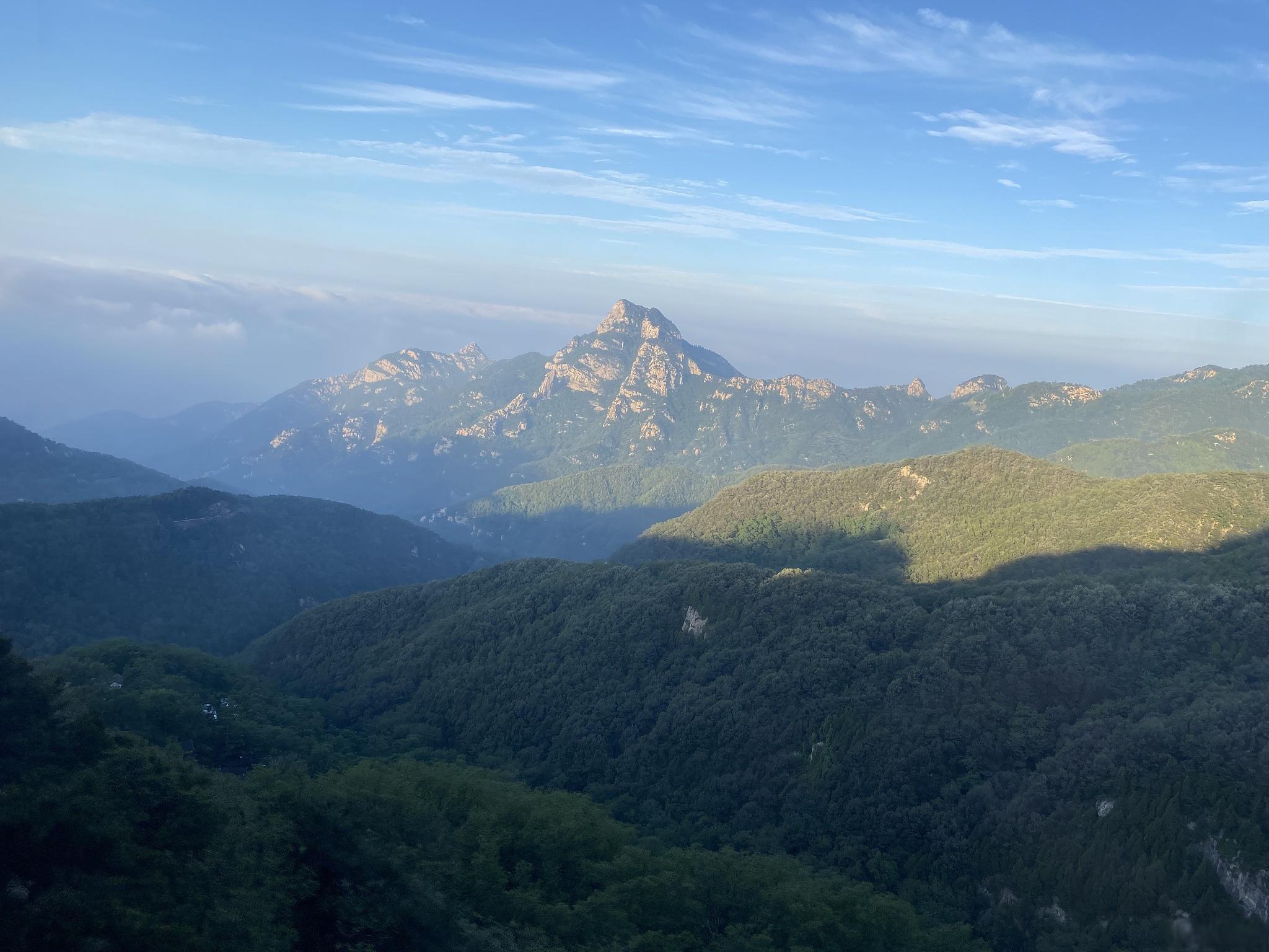 鲁山旅游攻略 鲁山,位于中国山东省中部,是山东省的一座著名山脉,也是